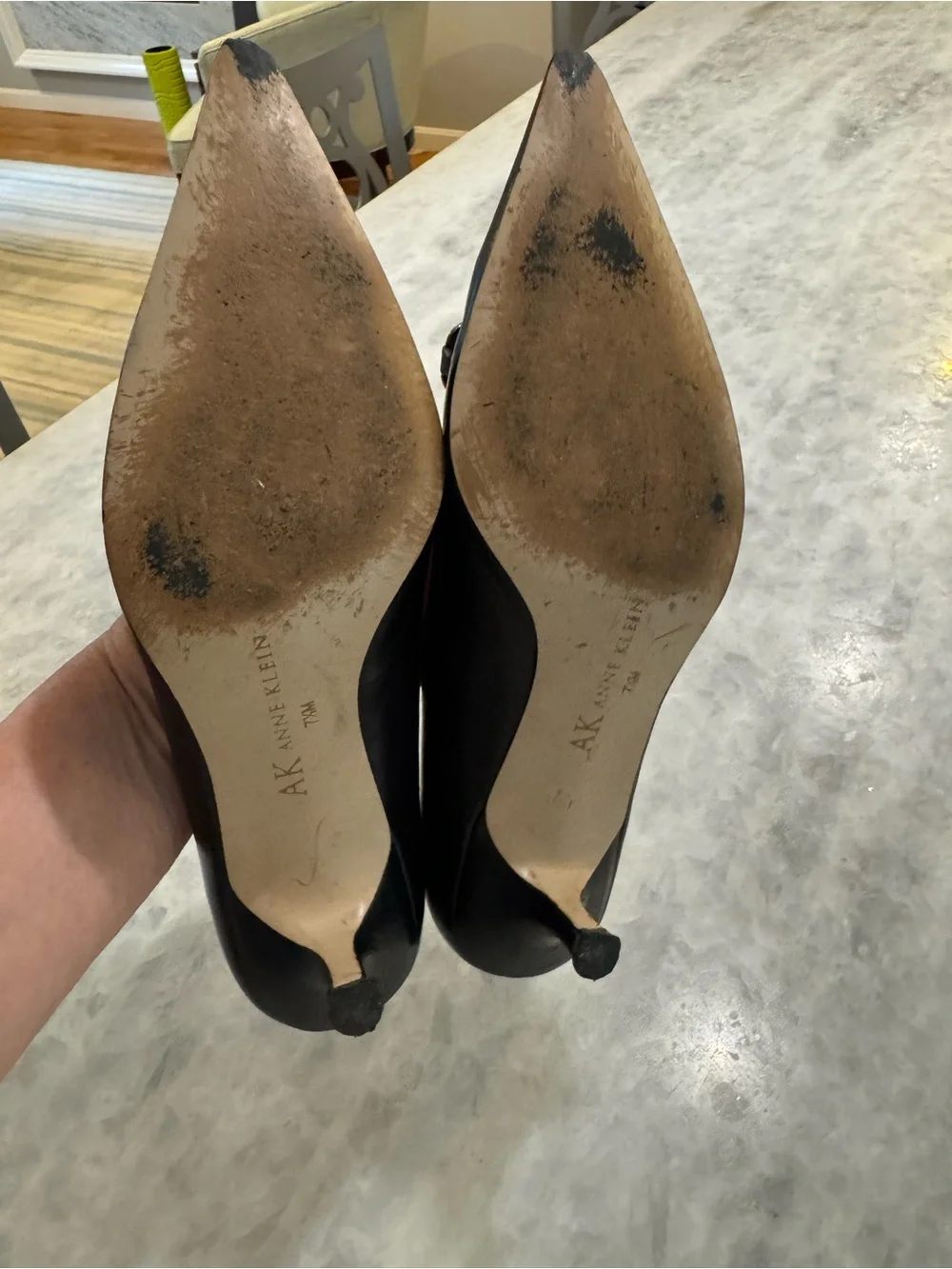 Anne Klein Black Pointed Kitten Heel Pumps with Gold Chain